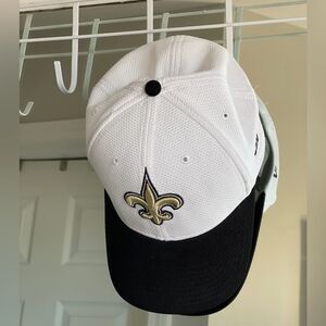 Rare New Orleans Saints fitted Hat White Sm/M Flex Stretch 39Thirty NFL New Era